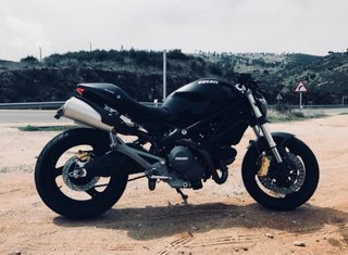 Ducati Monster 696 Plus