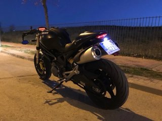 Ducati Monster 696 Plus