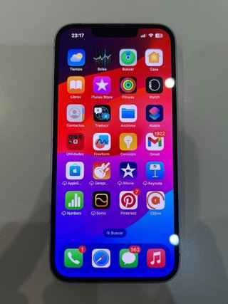 iPhone 14 Violeta