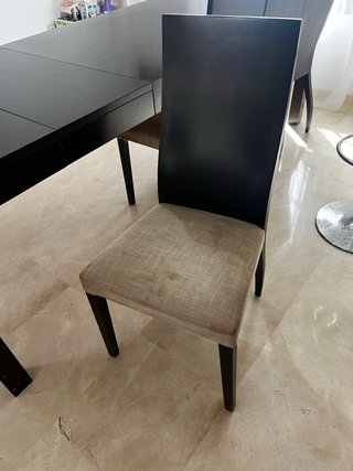 Mesa de comedor y 4 sillas