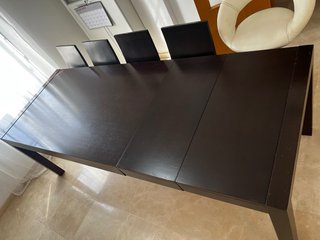Mesa de comedor y 4 sillas