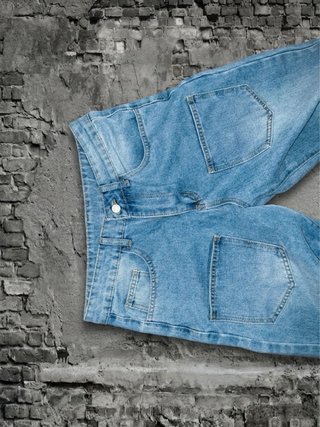Jeans Wide Leg con Ricamo Fiori di Ciliegio