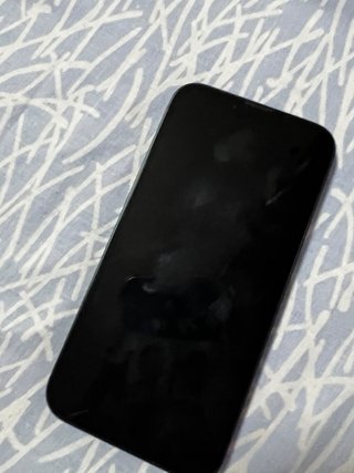 iPhone 13 128GB impecable + caja + 2 fundas + 1cri