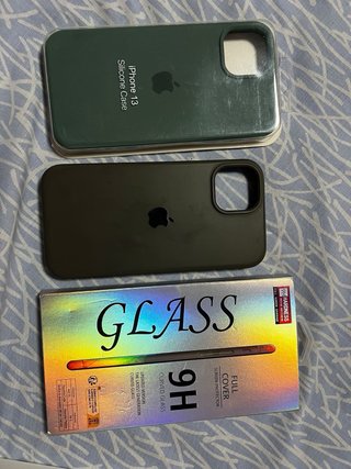 iPhone 13 128GB impecable + caja + 2 fundas + 1cri