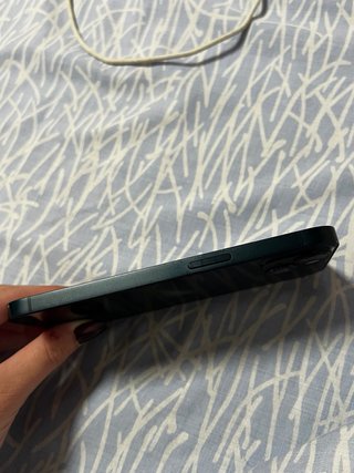 iPhone 13 128GB impecable + caja + 2 fundas + 1cri