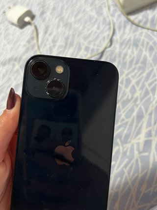 iPhone 13 128GB impecable + caja + 2 fundas + 1cri