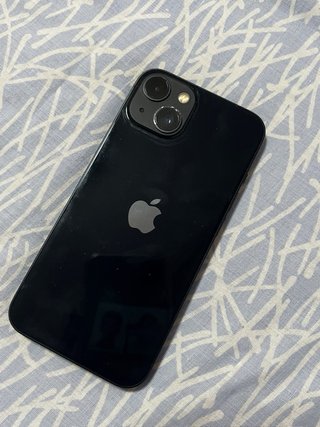 iPhone 13 128GB impecable + caja + 2 fundas + 1cri