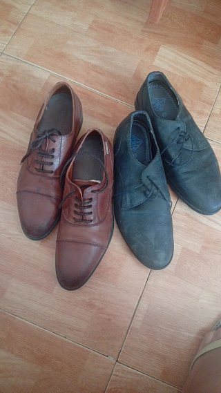 2 Pares de Zapatos (Marrón y Negro)