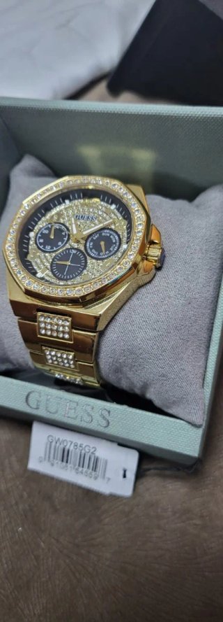 Reloj Guess Dorado con Cristales