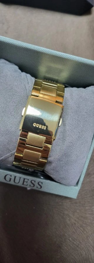 Reloj Guess Dorado con Cristales