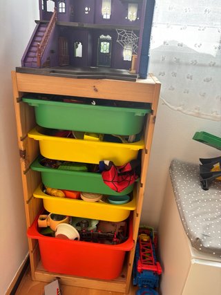 Estantería de madera y plástico Ikea