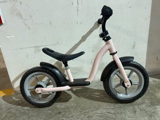 Bici de equilibrio rosa