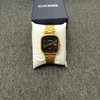 Reloj Casio vintage Dorado y Negro