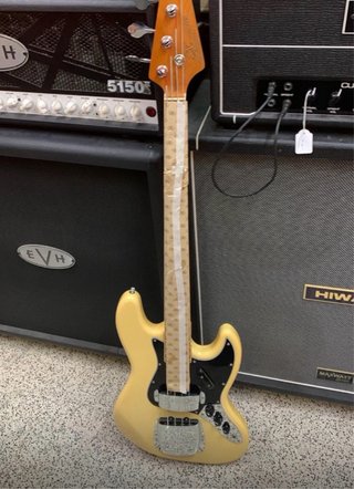 Bajo electrico SX 57C pastillas seymour duncan