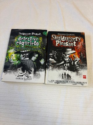 Lote 2 libros Skulduggery Pleasant