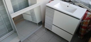 Mueble de baño con espejo