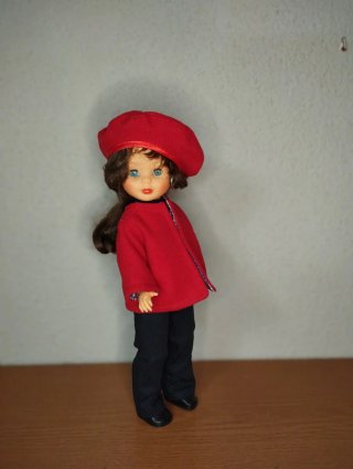 Abrigo corto rojo para muñeca Nancy