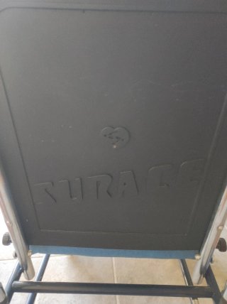 Sedia a rotelle blu