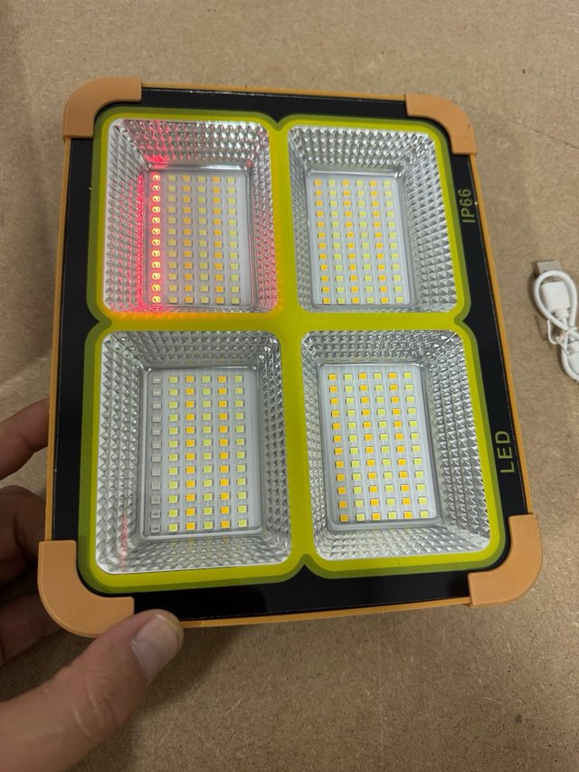 Luz solar Portatil con power Bank 12000mAh