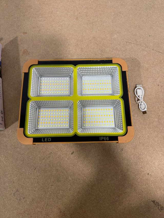 Luz solar Portatil con power Bank 12000mAh