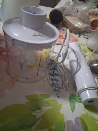 Batidora Jata 600W con Accesorios