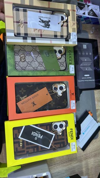 4 Fundas para iPhone 16