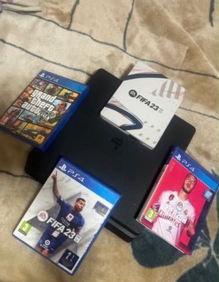Consola PlayStation 4 Slim Negra