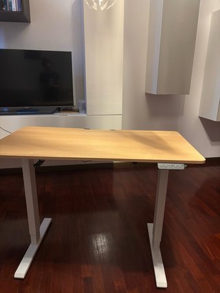 Scrivania regolabile in altezza