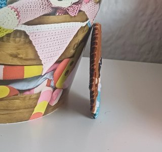 La niña del exorcista en fieltro