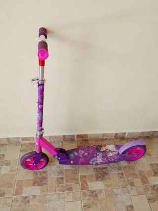 Patinete infantil 2 ruedas morado de Violetta