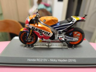Modellino Honda RC213V Nicky Hayden 2016