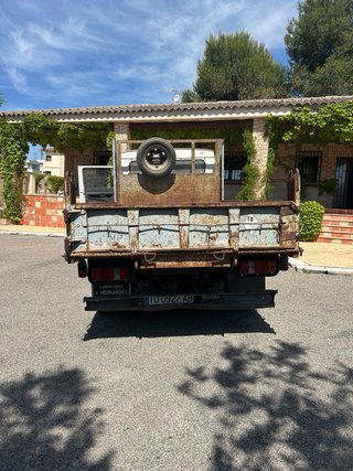 Camión Nissan Eco-T 100