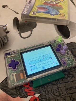 Nintendo Game Boy Advance y Pokémon Hoja Verde