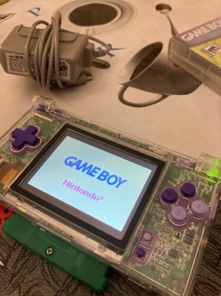 Nintendo Game Boy Advance y Pokémon Hoja Verde