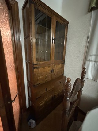 Conjunto de Comedor mesa sillas sofá cama vitrina