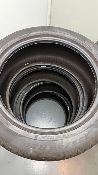 4 Neumáticos Pirelli Scorpion Winter 285/45 R20