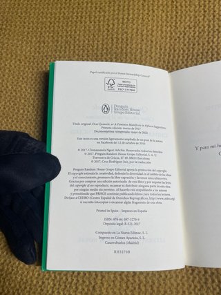Querida Ijeawele. Cómo educar en el feminismo