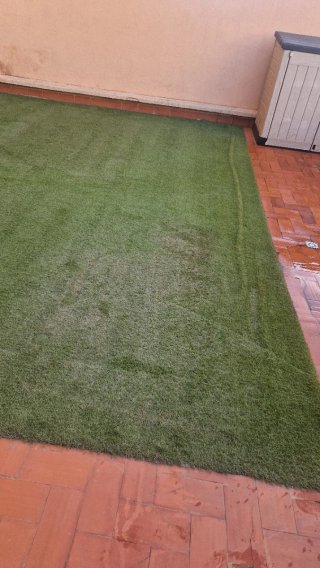 Césped artificial verde