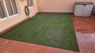 Césped artificial verde