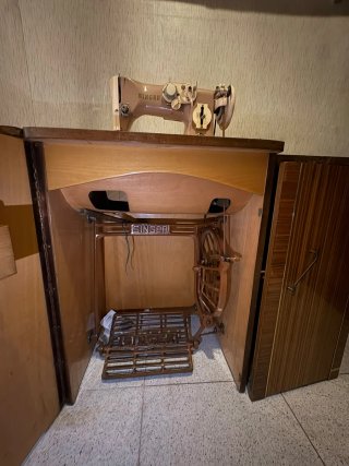 Máquina de coser Singer antigua