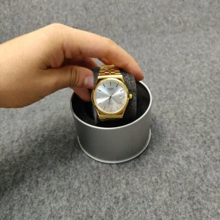Reloj Casio Dorado y Plateado