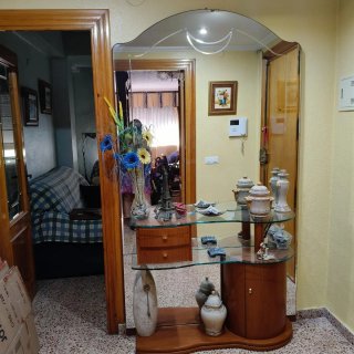 Mueble recibidor con espejo y baldas