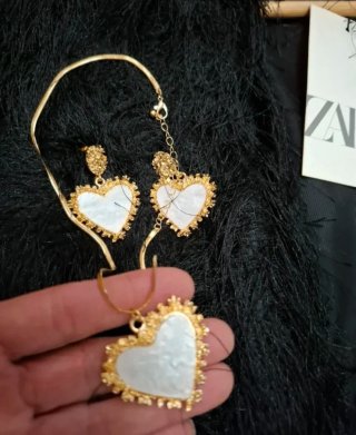 Juego de Collar y Pendientes Corazón Zara