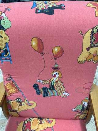 Mecedora infantil de madera con estampado