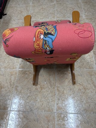 Mecedora infantil de madera con estampado