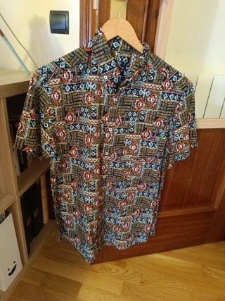 Camisa manga corta estampada talla M
