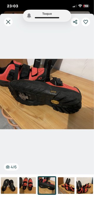 Par de Pedais Shimano com os cliques