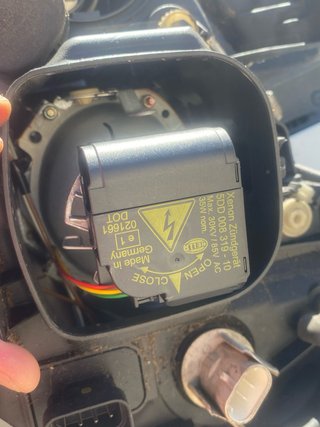 Faro Xenón Dcho Mercedes ML270 W163