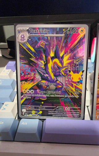 Toxtricity 30 Aniversario Carta Pokémon