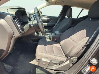 Volvo XC40 2.0 B3 G Momentum Pro Auto